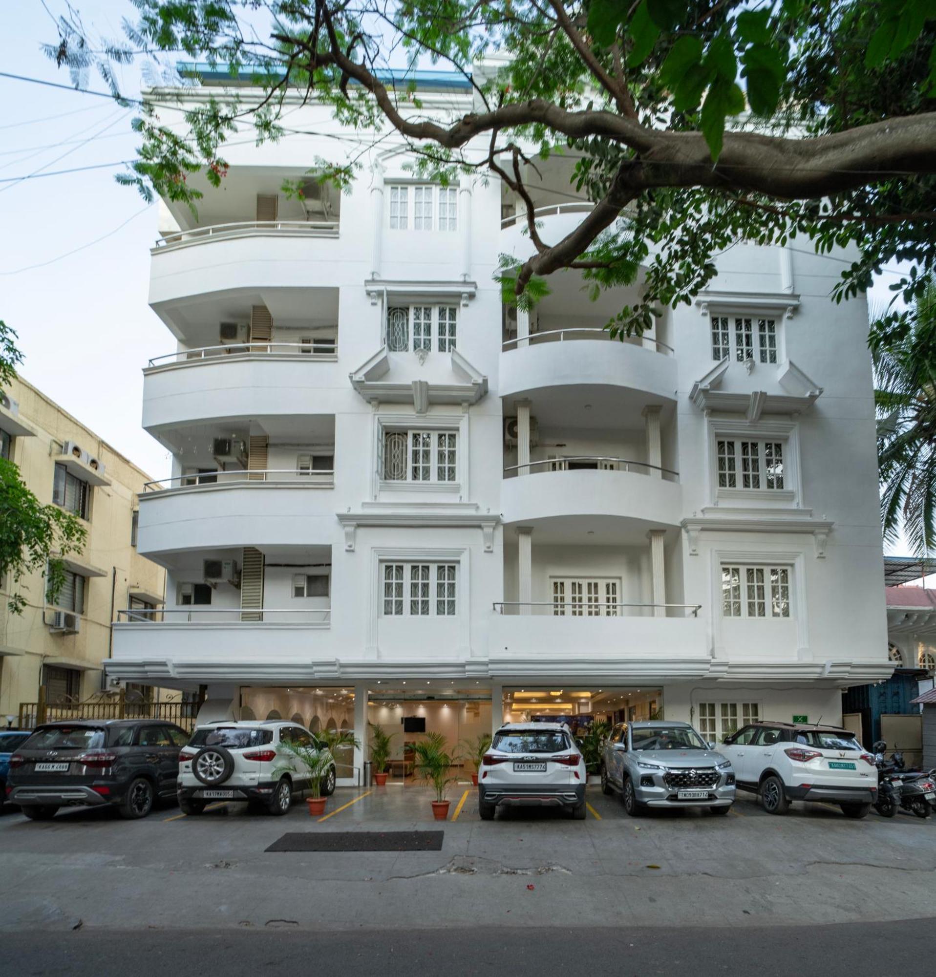 Hyde Park Hotel Bangalore Exterior foto