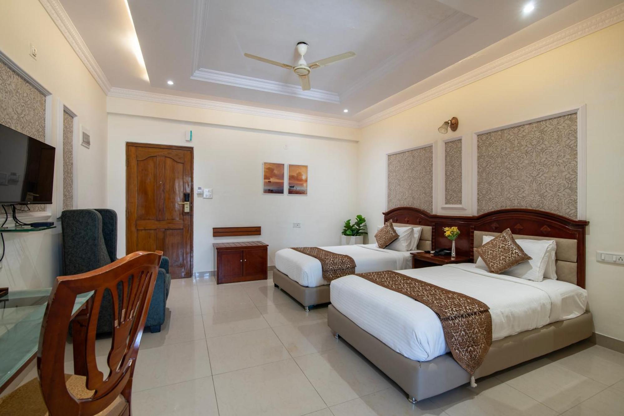 Hyde Park Hotel Bangalore Exterior foto